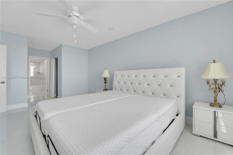Condominio en venta en Sunny Isles Beach, Florida, 3 dormitorios, 145.86 m2 № 1862956 - foto 20