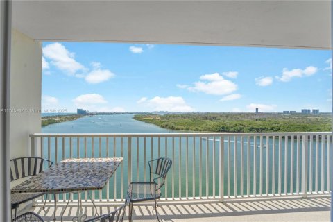 Condominio en venta en Sunny Isles Beach, Florida, 3 dormitorios, 145.86 m2 № 1862956 - foto 23