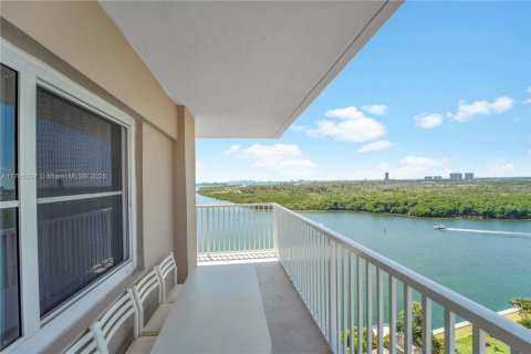 Condominio en venta en Sunny Isles Beach, Florida, 3 dormitorios, 145.86 m2 № 1862956 - foto 27