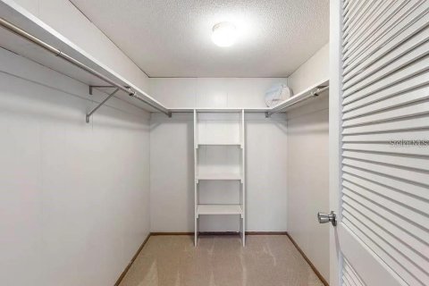 Condo in Venice, Florida, 2 bedrooms  № 1533105 - photo 11