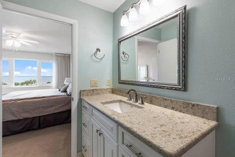 Condo in Venice, Florida, 2 bedrooms  № 1533105 - photo 12