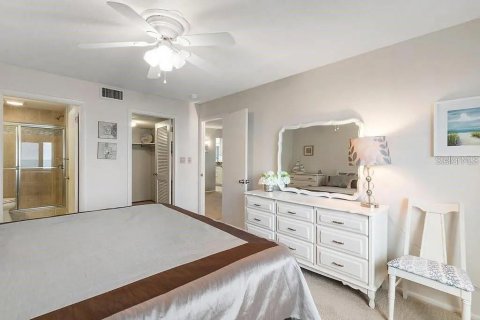 Condo in Venice, Florida, 2 bedrooms  № 1533105 - photo 10
