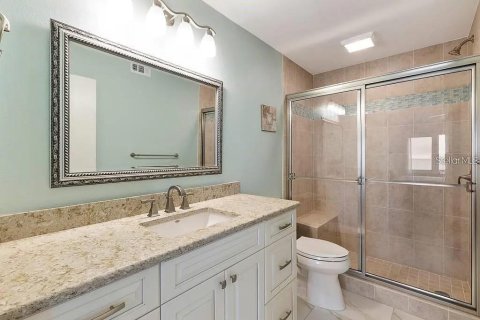 Condo in Venice, Florida, 2 bedrooms  № 1533105 - photo 13