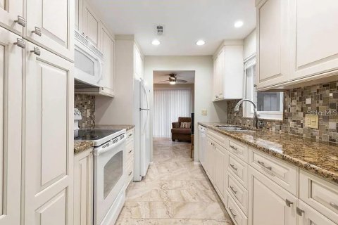 Condo in Venice, Florida, 2 bedrooms  № 1533105 - photo 19