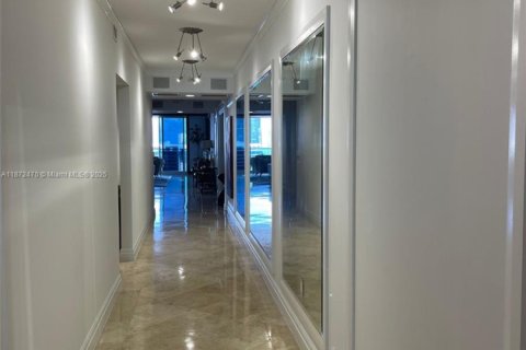 Condo in Aventura, Florida, 3 bedrooms  № 1922566 - photo 14