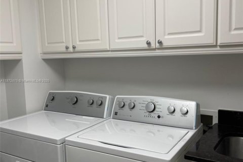 Condo in Aventura, Florida, 3 bedrooms  № 1922566 - photo 21