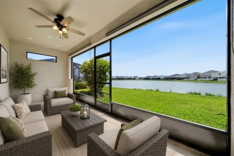 House in Wesley Chapel, Florida 3 bedrooms, 190.45 sq.m. № 2210140 - photo 4