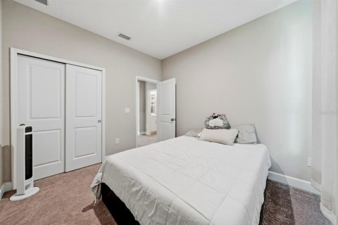 House in Wesley Chapel, Florida 3 bedrooms, 190.45 sq.m. № 2210140 - photo 24