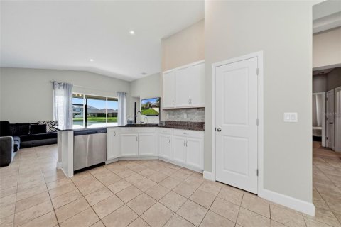 House in Wesley Chapel, Florida 3 bedrooms, 190.45 sq.m. № 2210140 - photo 15