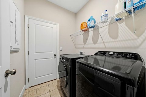 House in Wesley Chapel, Florida 3 bedrooms, 190.45 sq.m. № 2210140 - photo 28