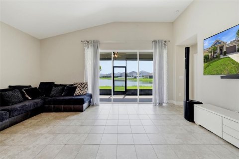 House in Wesley Chapel, Florida 3 bedrooms, 190.45 sq.m. № 2210140 - photo 9