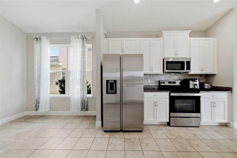 House in Wesley Chapel, Florida 3 bedrooms, 190.45 sq.m. № 2210140 - photo 14