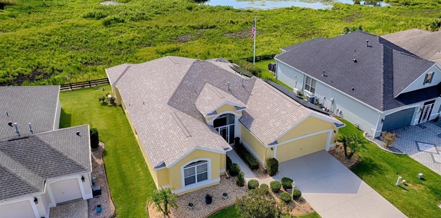 Villa ou maison à The Villages, Floride 4 chambres, 236.71 m2 № 2329240
