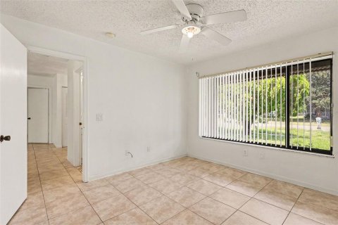 House in Palm Bay, Florida 2 bedrooms, 107.12 sq.m. № 2259474 - photo 19