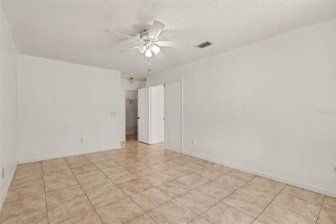 House in Palm Bay, Florida 2 bedrooms, 107.12 sq.m. № 2259474 - photo 16