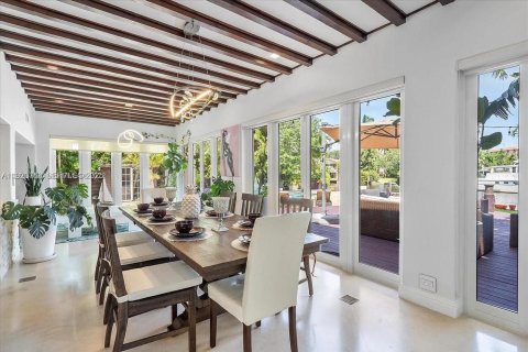 House in Fort Lauderdale, Florida 4 bedrooms, 324.6 sq.m. № 1983139 - photo 21