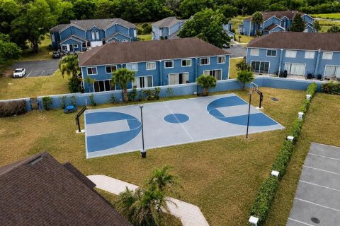 Townhouse in Davenport, Florida 4 bedrooms, 162.39 sq.m. № 2394093 - photo 10