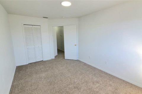 Townhouse in Davenport, Florida 4 bedrooms, 162.39 sq.m. № 2394093 - photo 26