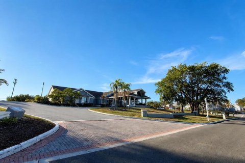Townhouse in Davenport, Florida 4 bedrooms, 162.39 sq.m. № 2394093 - photo 11