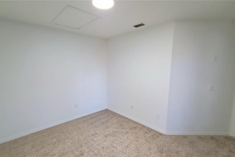 Townhouse in Davenport, Florida 4 bedrooms, 162.39 sq.m. № 2394093 - photo 22