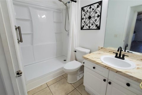 Townhouse in Davenport, Florida 4 bedrooms, 162.39 sq.m. № 2394093 - photo 15