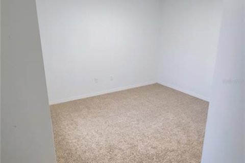 Townhouse in Davenport, Florida 4 bedrooms, 162.39 sq.m. № 2394093 - photo 21