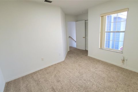 Townhouse in Davenport, Florida 4 bedrooms, 162.39 sq.m. № 2394093 - photo 23