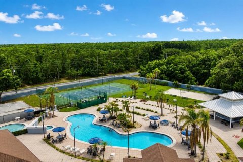Townhouse in Davenport, Florida 4 bedrooms, 162.39 sq.m. № 2394093 - photo 9