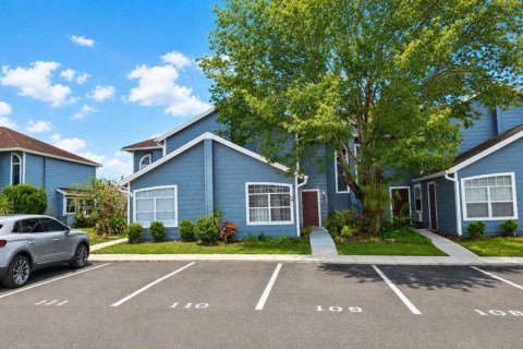 Townhouse in Davenport, Florida 4 bedrooms, 162.39 sq.m. № 2394093