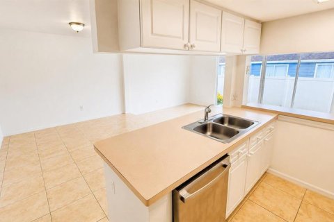 Townhouse in Davenport, Florida 4 bedrooms, 162.39 sq.m. № 2394093 - photo 6