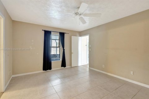 Casa en venta en Port St. Lucie, Florida, 3 dormitorios, 98.1 m2 № 1476515 - foto 26