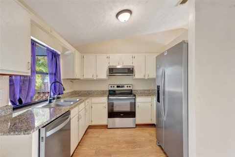 Casa en venta en Port St. Lucie, Florida, 3 dormitorios, 98.1 m2 № 1476515 - foto 8
