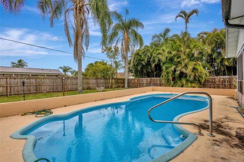 Casa en venta en Port St. Lucie, Florida, 3 dormitorios, 98.1 m2 № 1476515 - foto 3