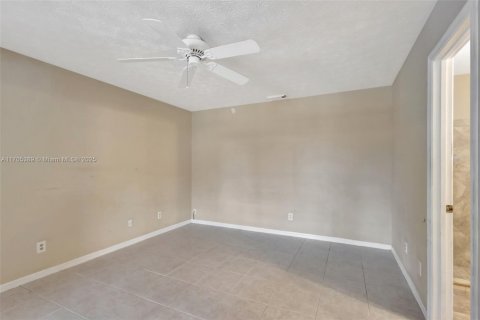 Casa en venta en Port St. Lucie, Florida, 3 dormitorios, 98.1 m2 № 1476515 - foto 22