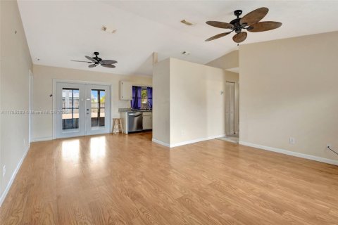 Casa en venta en Port St. Lucie, Florida, 3 dormitorios, 98.1 m2 № 1476515 - foto 11