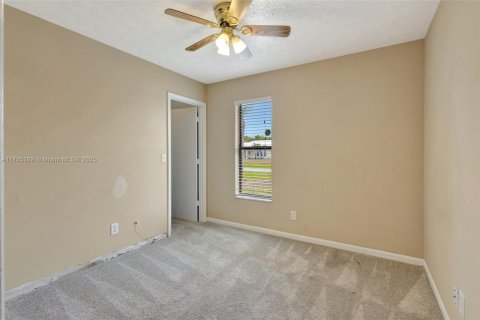Casa en venta en Port St. Lucie, Florida, 3 dormitorios, 98.1 m2 № 1476515 - foto 27
