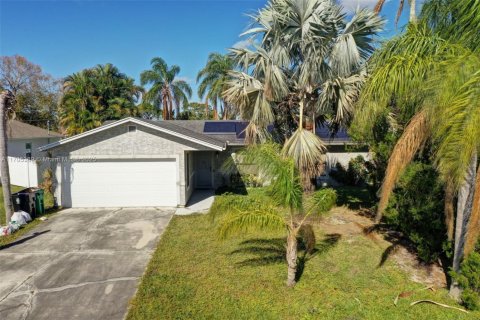 Casa en venta en Port St. Lucie, Florida, 3 dormitorios, 98.1 m2 № 1476515 - foto 1