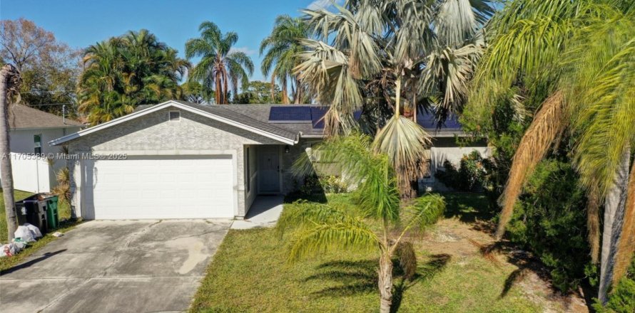 Casa en Port St. Lucie, Florida 3 dormitorios, 98.1 m2 № 1476515