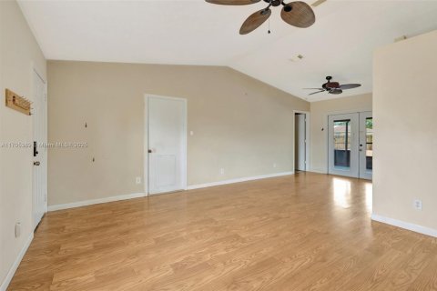 Casa en venta en Port St. Lucie, Florida, 3 dormitorios, 98.1 m2 № 1476515 - foto 12