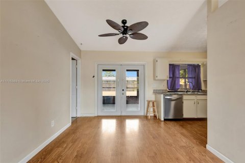 Casa en venta en Port St. Lucie, Florida, 3 dormitorios, 98.1 m2 № 1476515 - foto 9