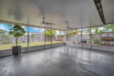 Villa ou maison à vendre à Fort Lauderdale, Floride: 3 chambres, 125.05 m2 № 1930010 - photo 15