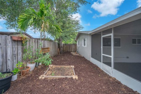 Villa ou maison à vendre à Fort Lauderdale, Floride: 3 chambres, 125.05 m2 № 1930010 - photo 18