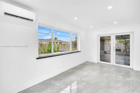 Villa ou maison à vendre à Fort Lauderdale, Floride: 3 chambres, 125.05 m2 № 1930010 - photo 6