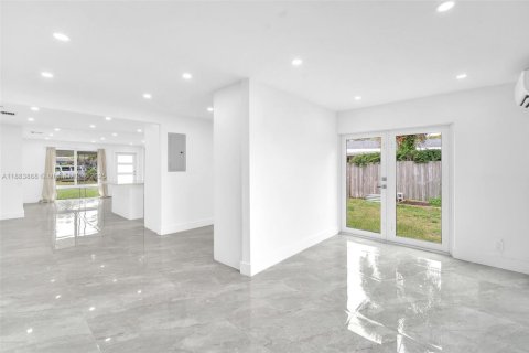 Villa ou maison à vendre à Fort Lauderdale, Floride: 3 chambres, 125.05 m2 № 1930010 - photo 7
