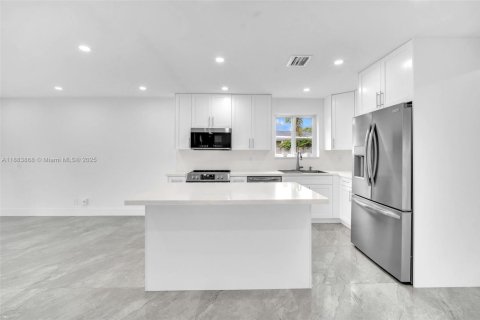 Villa ou maison à vendre à Fort Lauderdale, Floride: 3 chambres, 125.05 m2 № 1930010 - photo 5