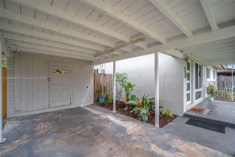 Villa ou maison à vendre à Fort Lauderdale, Floride: 3 chambres, 125.05 m2 № 1930010 - photo 19