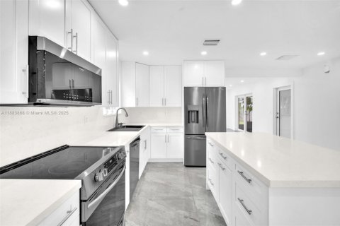 Villa ou maison à vendre à Fort Lauderdale, Floride: 3 chambres, 125.05 m2 № 1930010 - photo 3