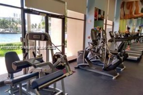 Condo in Aventura, Florida, 2 bedrooms  № 1951799 - photo 7