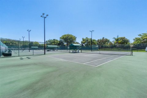 House in Coconut Creek, Florida 3 bedrooms, 159.42 sq.m. № 2018655 - photo 13