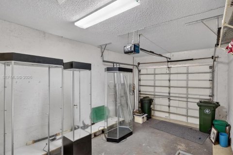 House in Coconut Creek, Florida 3 bedrooms, 159.42 sq.m. № 2018655 - photo 28